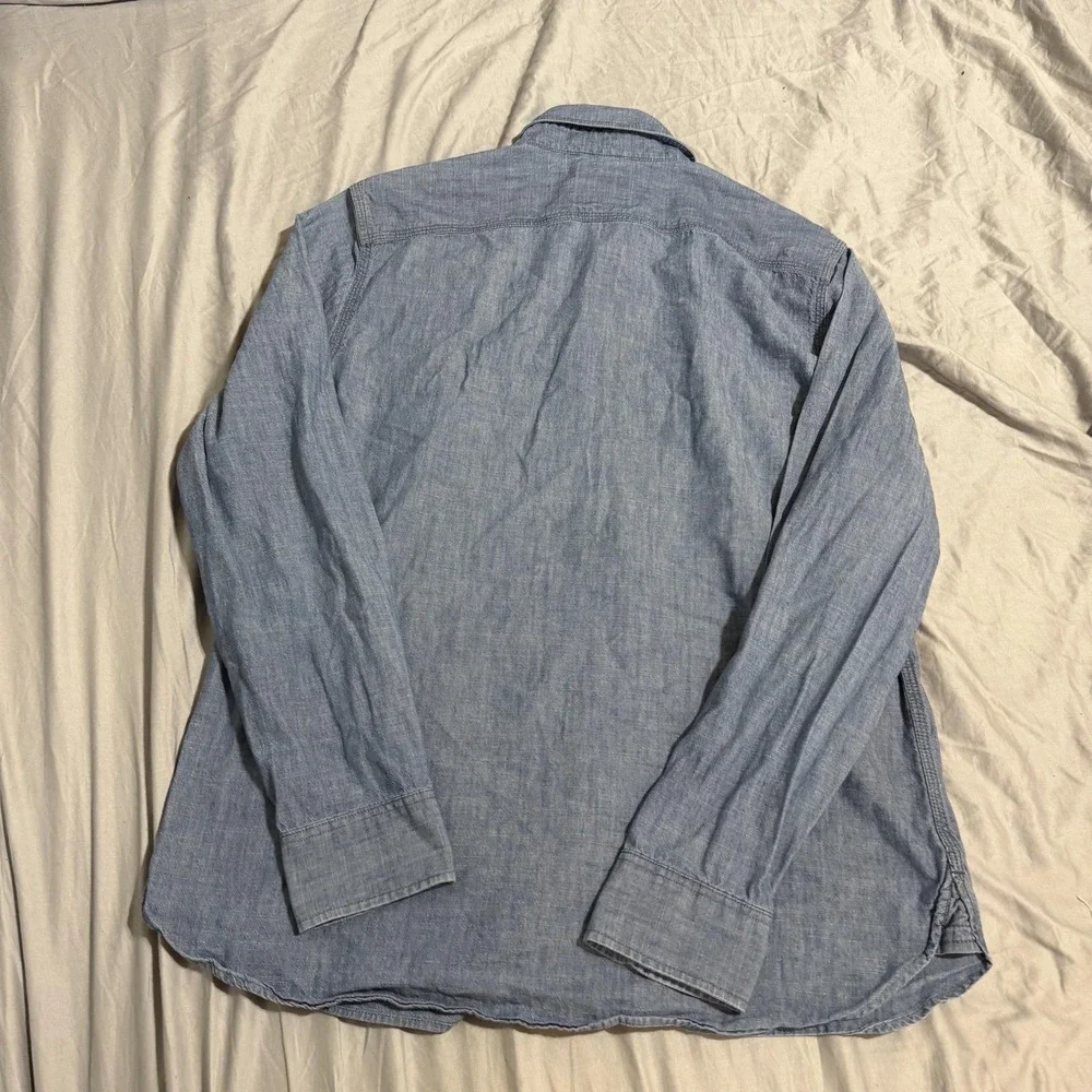 Levis Button Up Shirt Mens Medium Blue Chambray Long Sleeve Standard Fit Casual